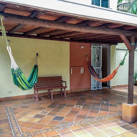 Bueno, Bonito, Barato Y Cerca A El Poblado Lejlighed Medellín Eksteriør billede